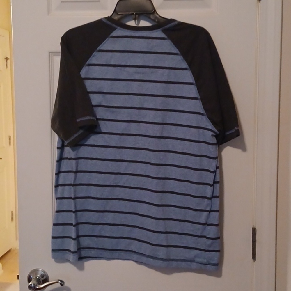 -- Tommy Bahama Gray and Blue Striped Henley Men's Size Large Casual - Picture 5 of 6
